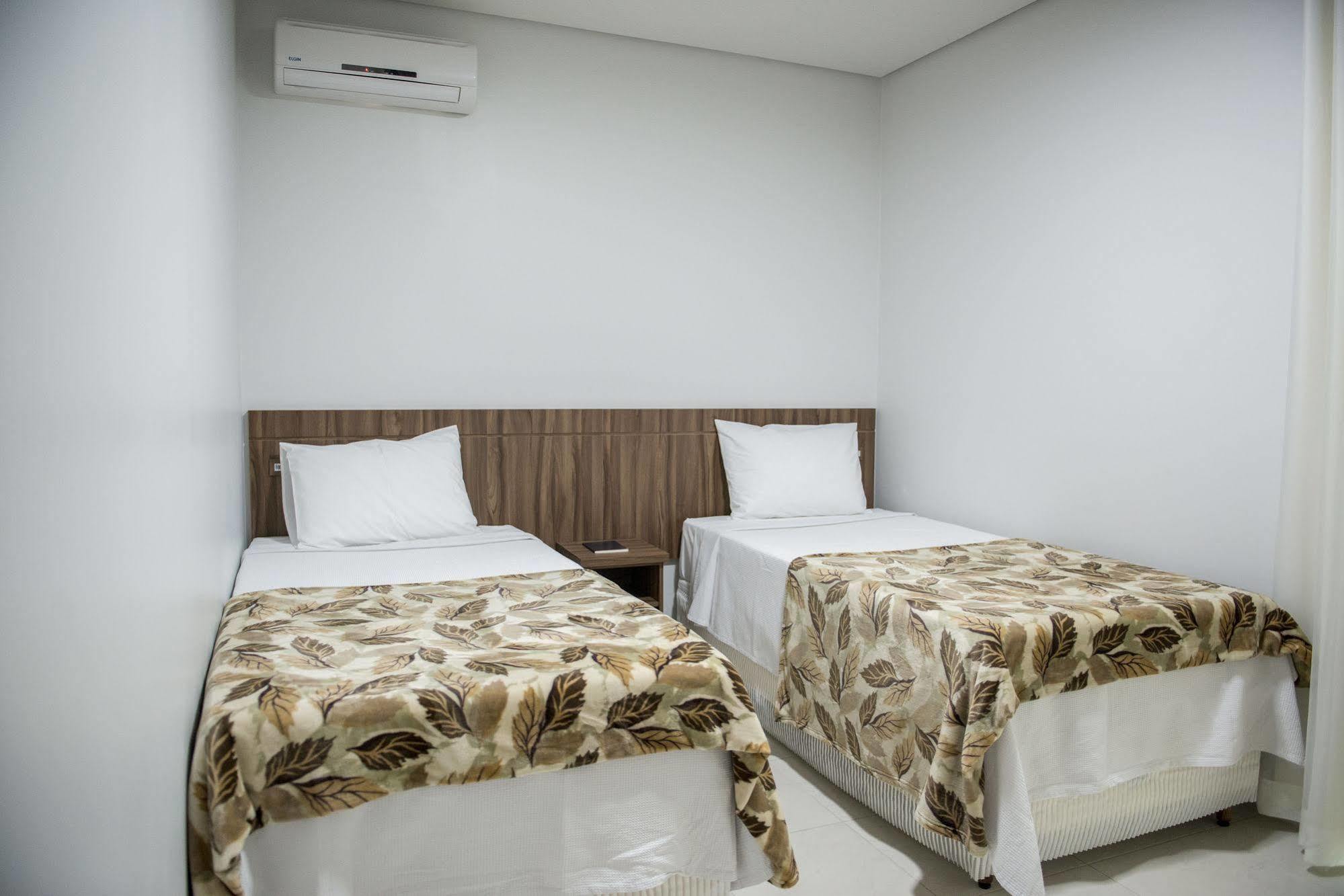 Manhattan Apart Hotel Caratinga Exterior foto